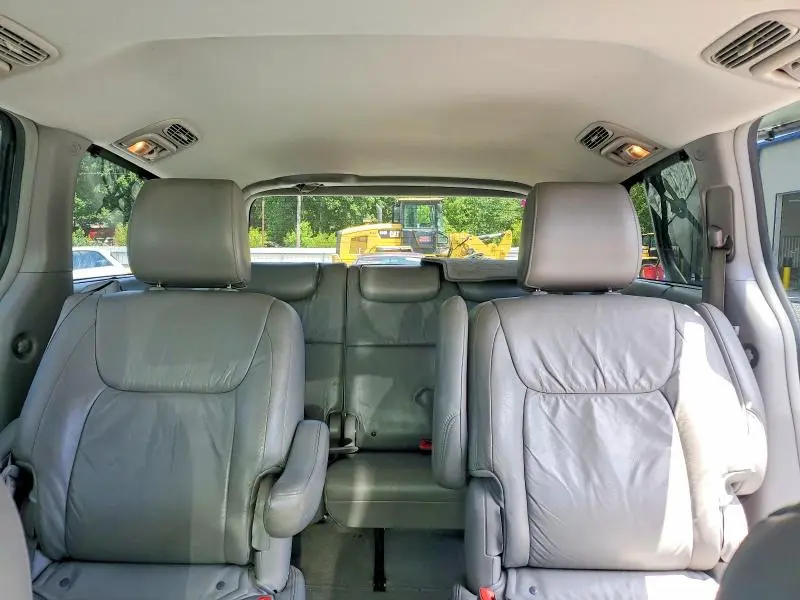 2010 TOYOTA SIENNA XLE  