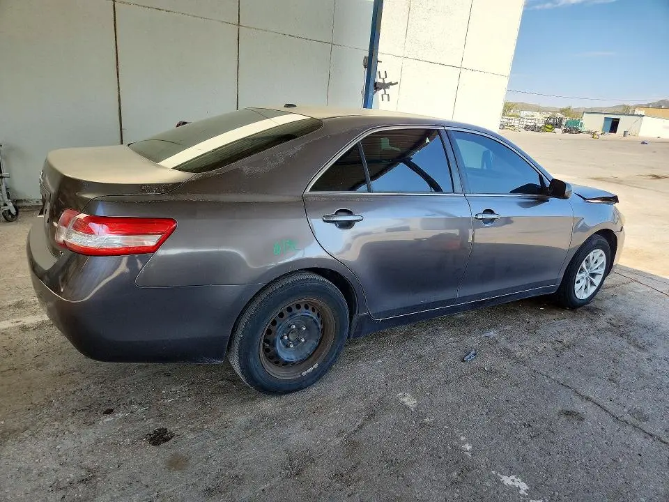 2011 TOYOTA CAMRY LE  