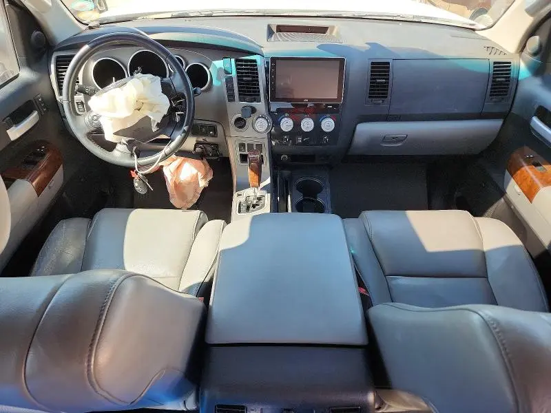 2010 TOYOTA TUNDRA CREWMAX LIMITED  