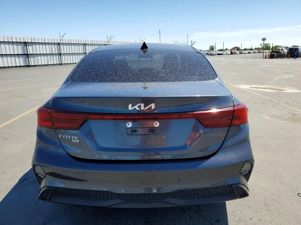 2022 KIA FORTE FE  