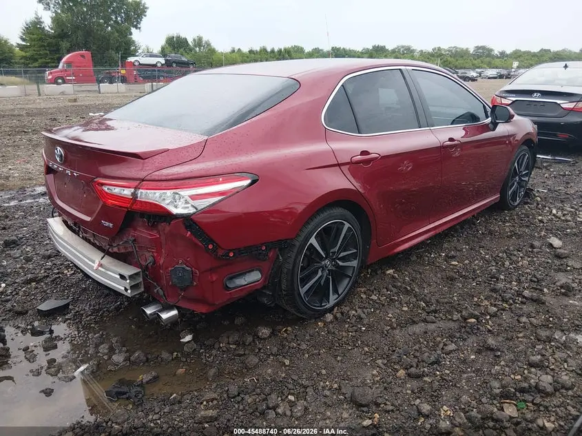 2018 TOYOTA CAMRY XSE