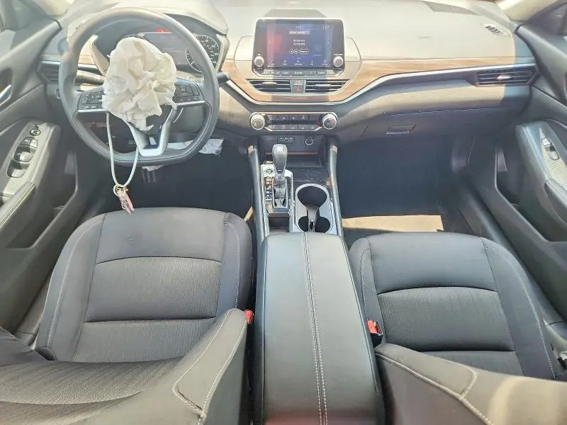 2024 NISSAN ALTIMA SV  