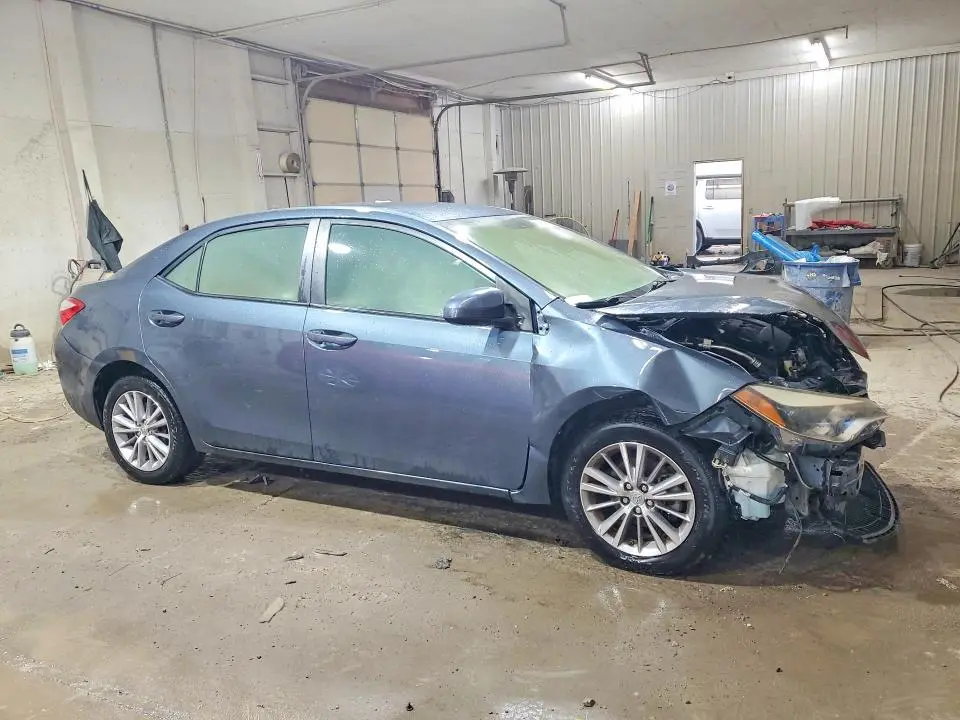 2015 TOYOTA COROLLA LE PLUS  