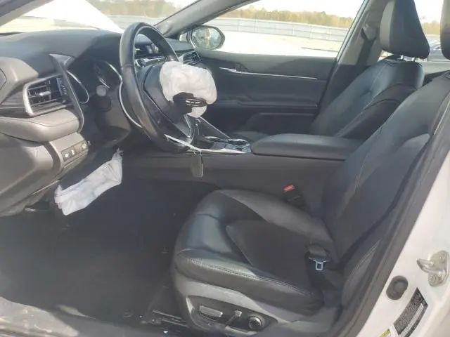 2020 TOYOTA CAMRY XLE  