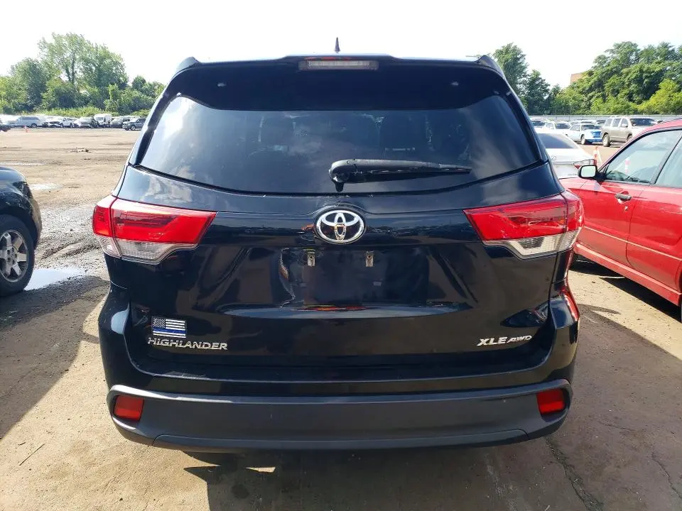 2019 TOYOTA HIGHLANDER XLE  