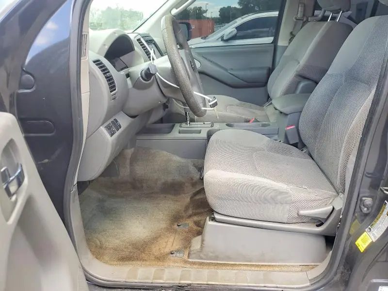 2010 NISSAN FRONTIER SE V6  