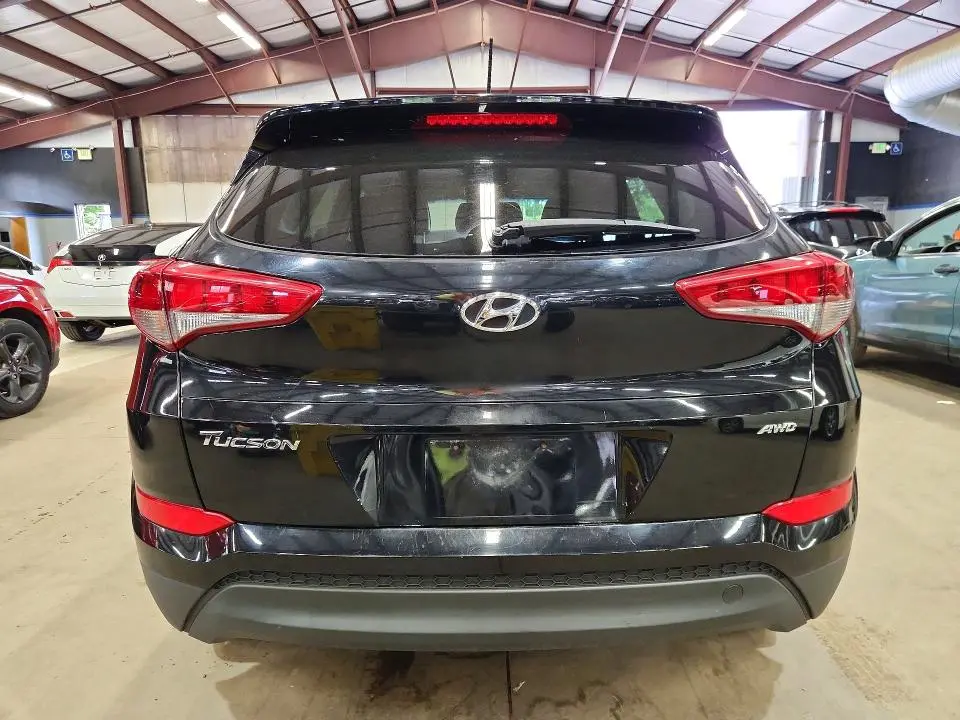 2018 HYUNDAI TUCSON SE  