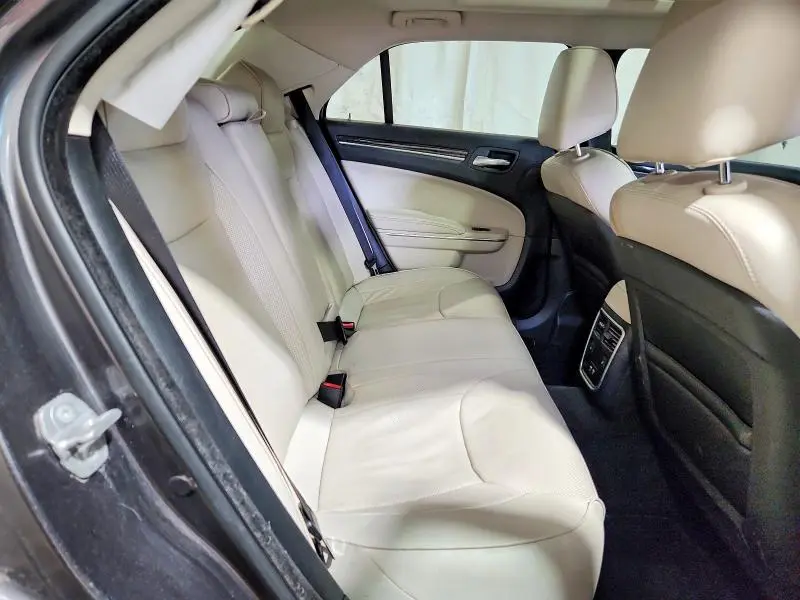 2015 CHRYSLER 300C   