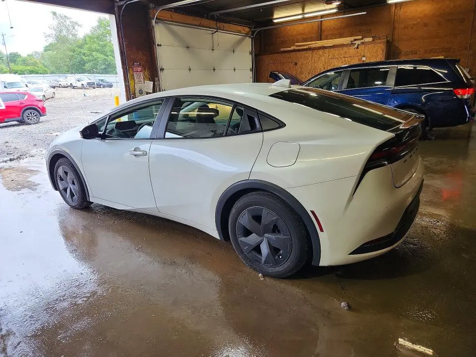 2023 TOYOTA PRIUS LE  