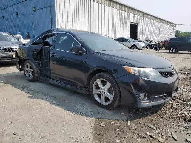 2014 TOYOTA CAMRY SE  