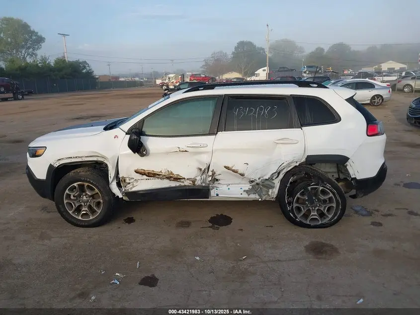 2022 JEEP CHEROKEE TRAILHAWK 4X4