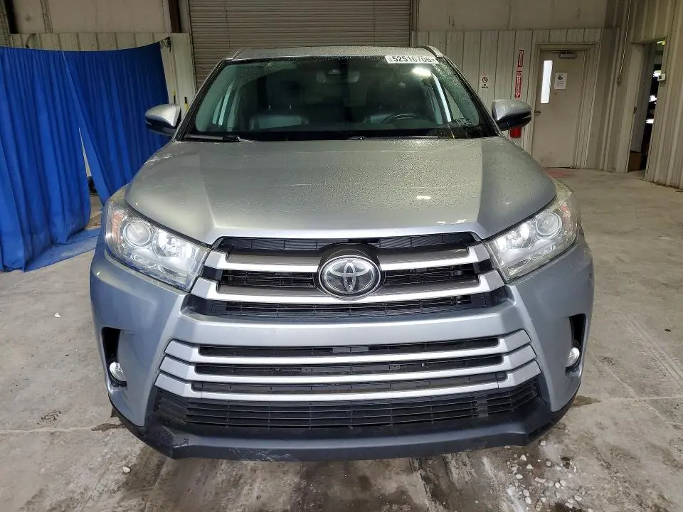 2018 TOYOTA HIGHLANDER XLE  