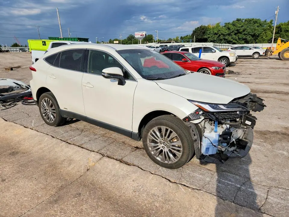 2021 TOYOTA VENZA XLE  
