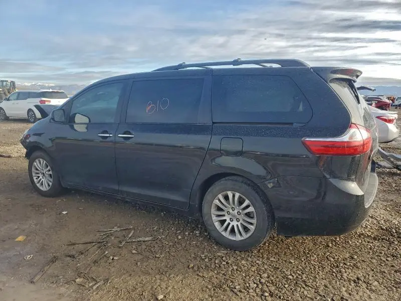 2016 TOYOTA SIENNA XLE  