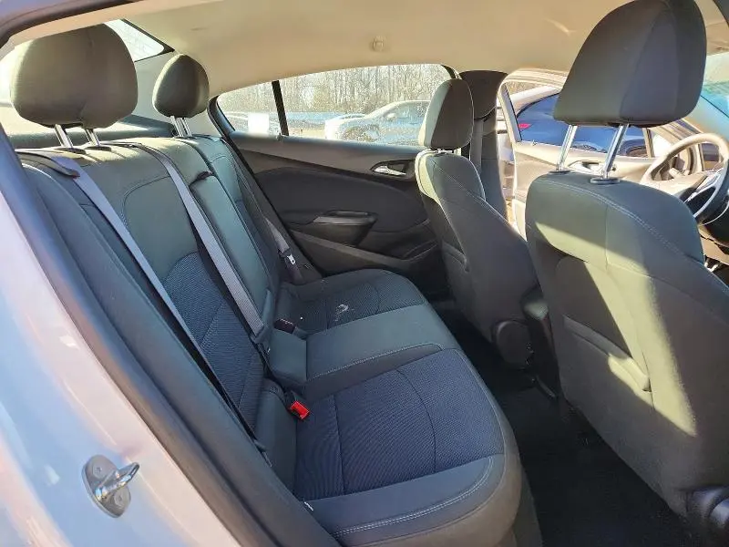 2016 CHEVROLET CRUZE LT  