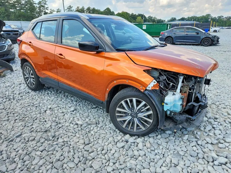 2023 NISSAN KICKS SV  