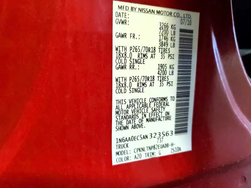 2010 NISSAN TITAN SE  