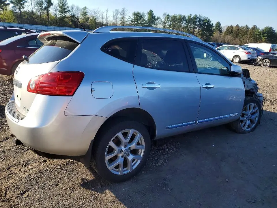 2013 NISSAN ROGUE S  