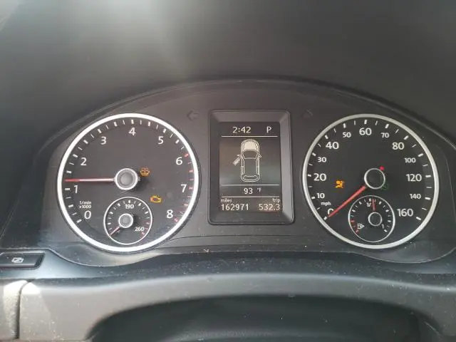 2011 VOLKSWAGEN TIGUAN S  