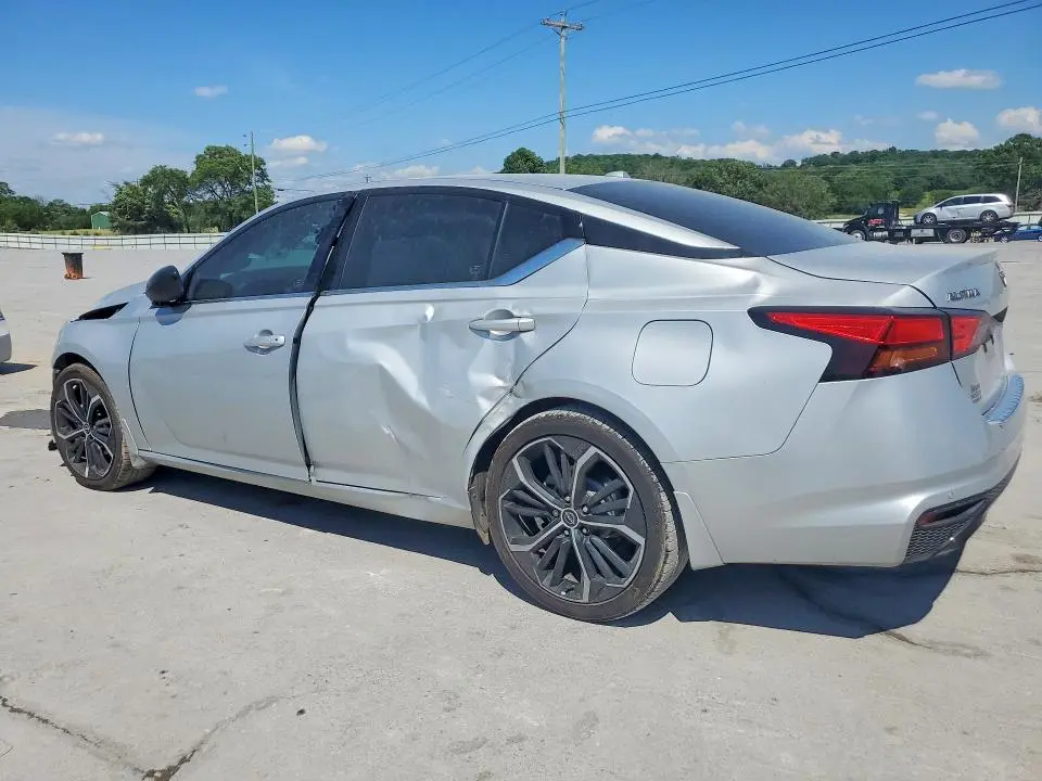 2023 NISSAN ALTIMA SR  