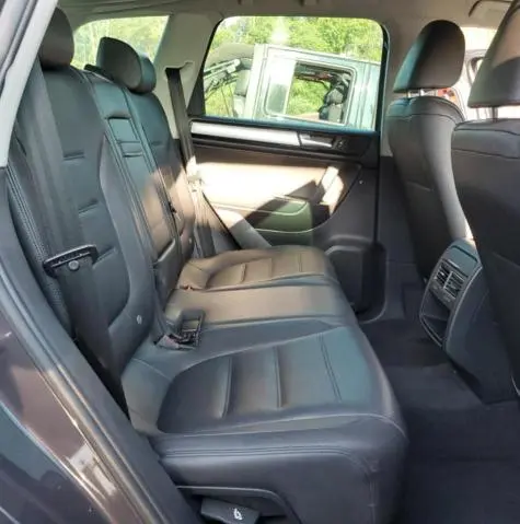 2011 VOLKSWAGEN TOUAREG V6  