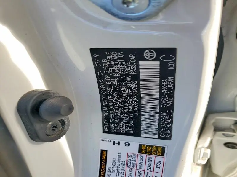 2019 TOYOTA PRIUS XLE  