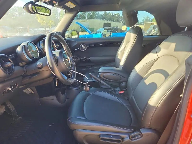 2019 MINI COOPER   