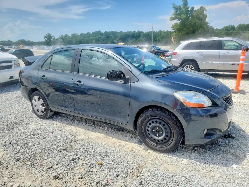 2010 TOYOTA YARIS BASE  