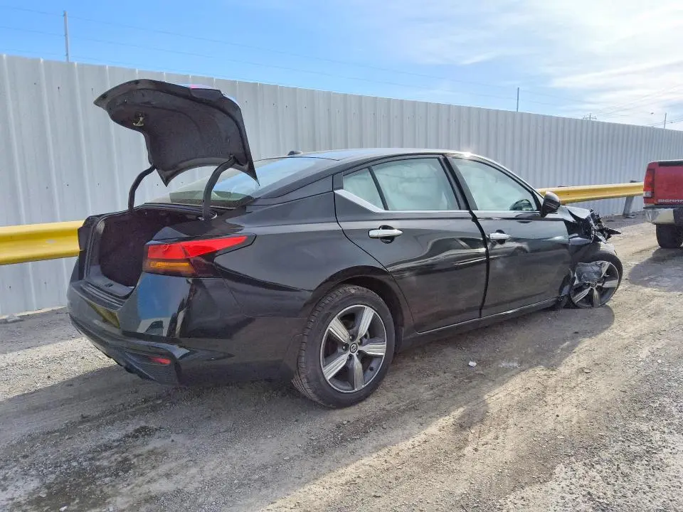 2021 NISSAN ALTIMA SV  