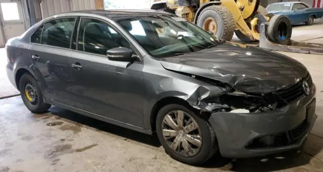 2012 VOLKSWAGEN JETTA SE  