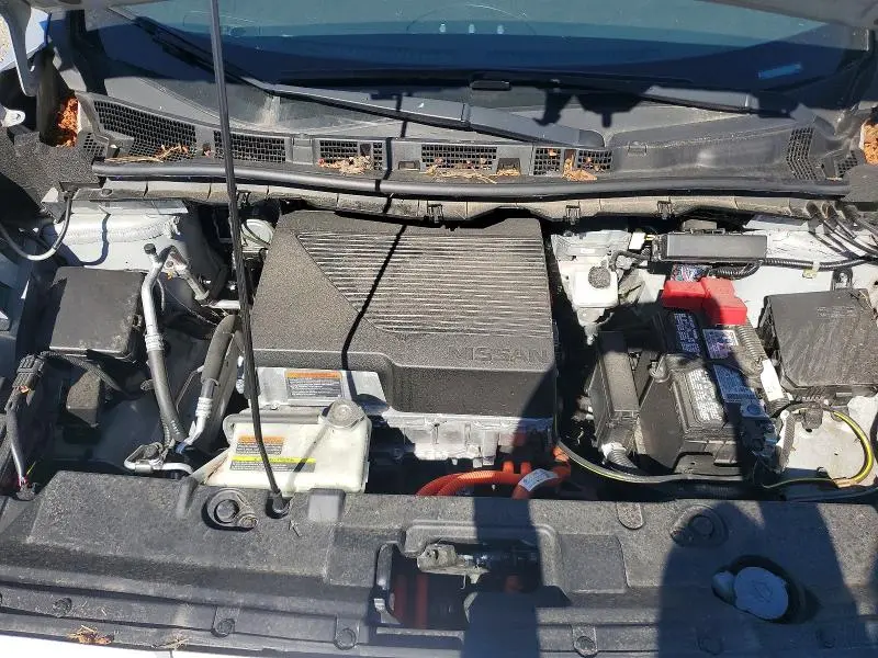 2022 NISSAN LEAF S  