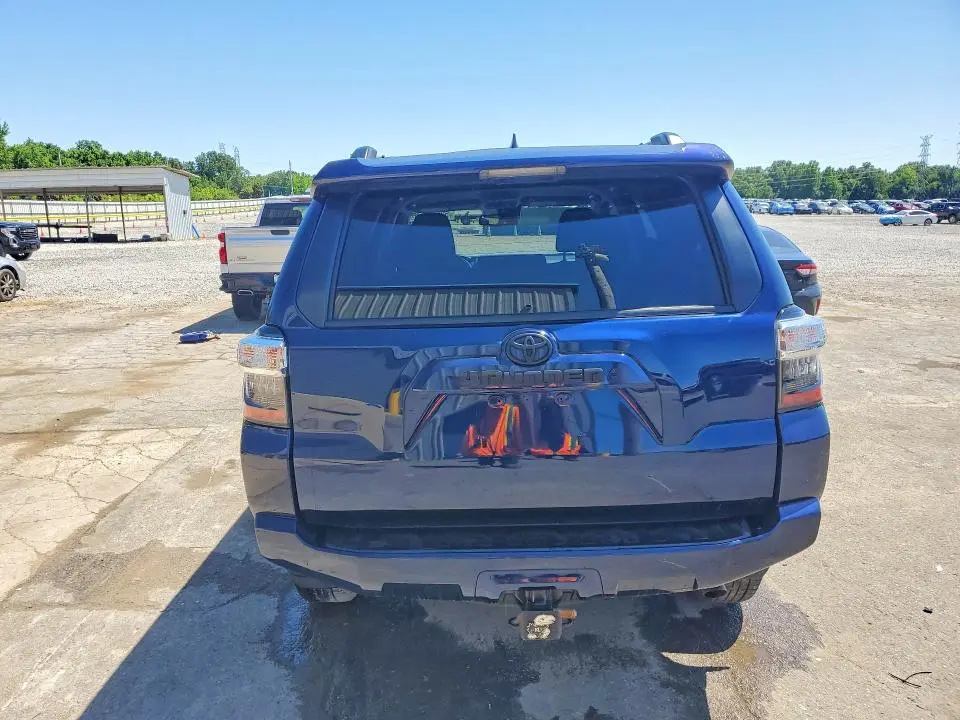 2024 TOYOTA 4RUNNER SR5  