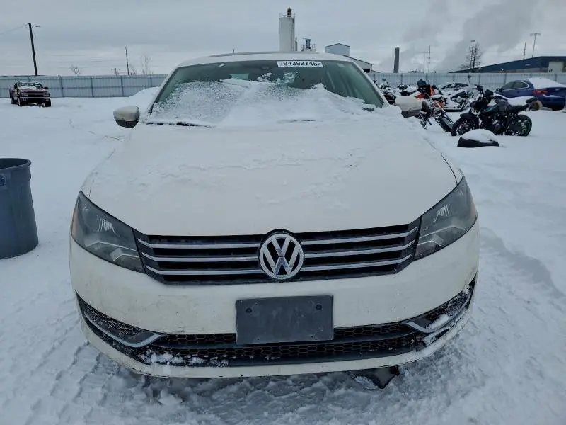2014 VOLKSWAGEN PASSAT SE  