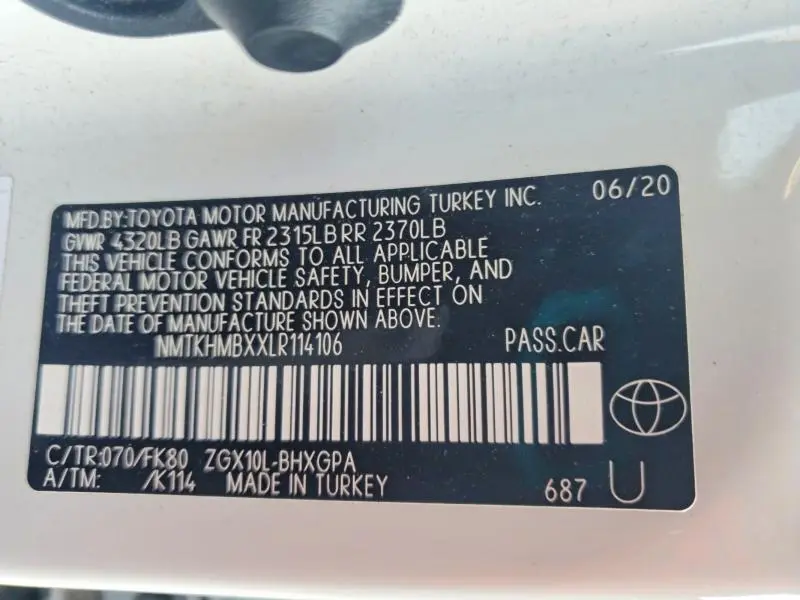 2020 TOYOTA C-HR XLE  