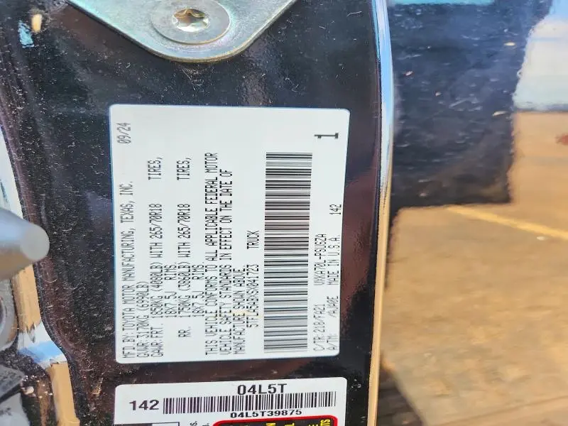 2025 TOYOTA TUNDRA SR5  