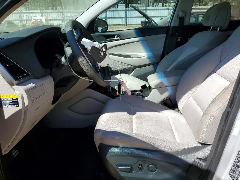 2017 HYUNDAI TUCSON SE  