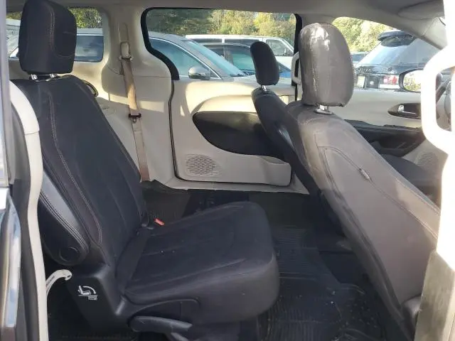 2017 CHRYSLER PACIFICA LX  