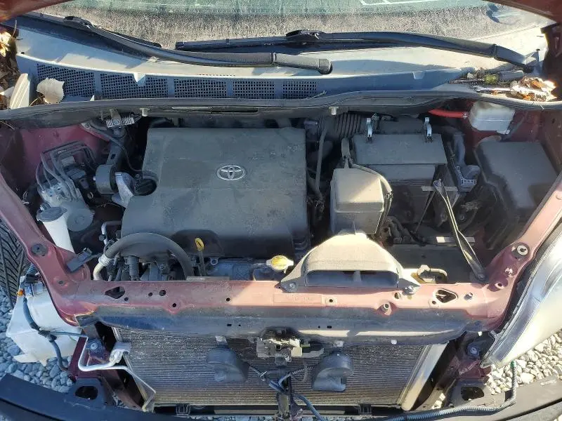 2011 TOYOTA SIENNA LE  