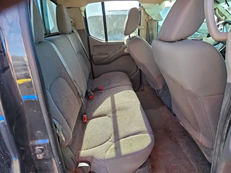 2015 NISSAN FRONTIER S  