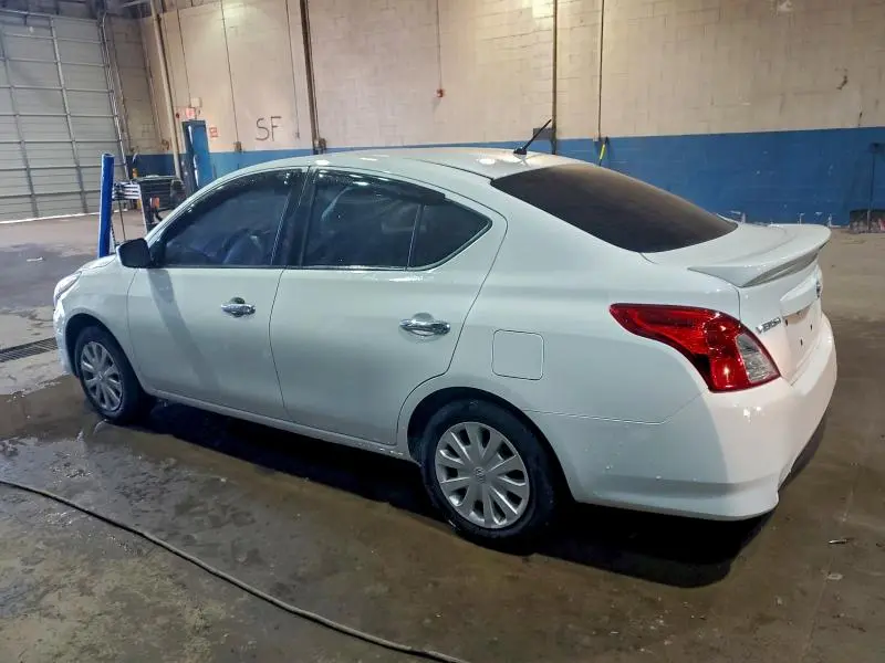 2019 NISSAN VERSA S  