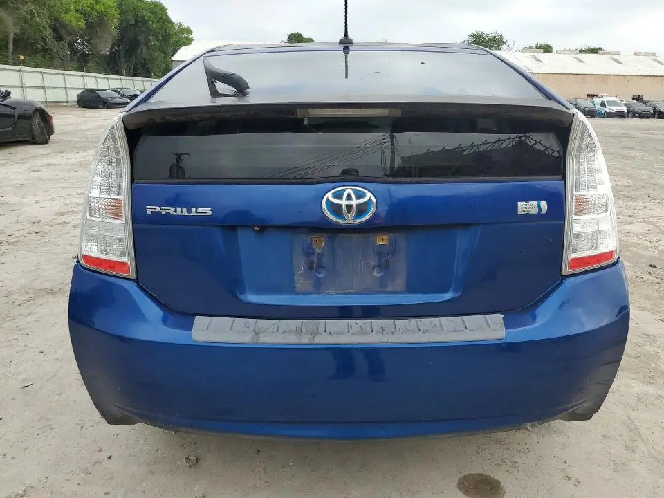 2011 TOYOTA PRIUS THREE  