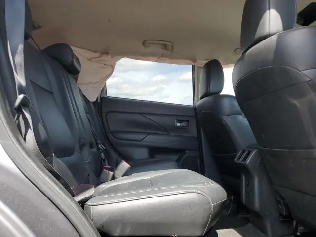 2019 MITSUBISHI OUTLANDER SE  