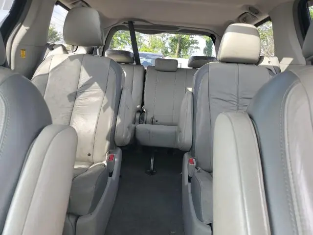 2011 TOYOTA SIENNA XLE  