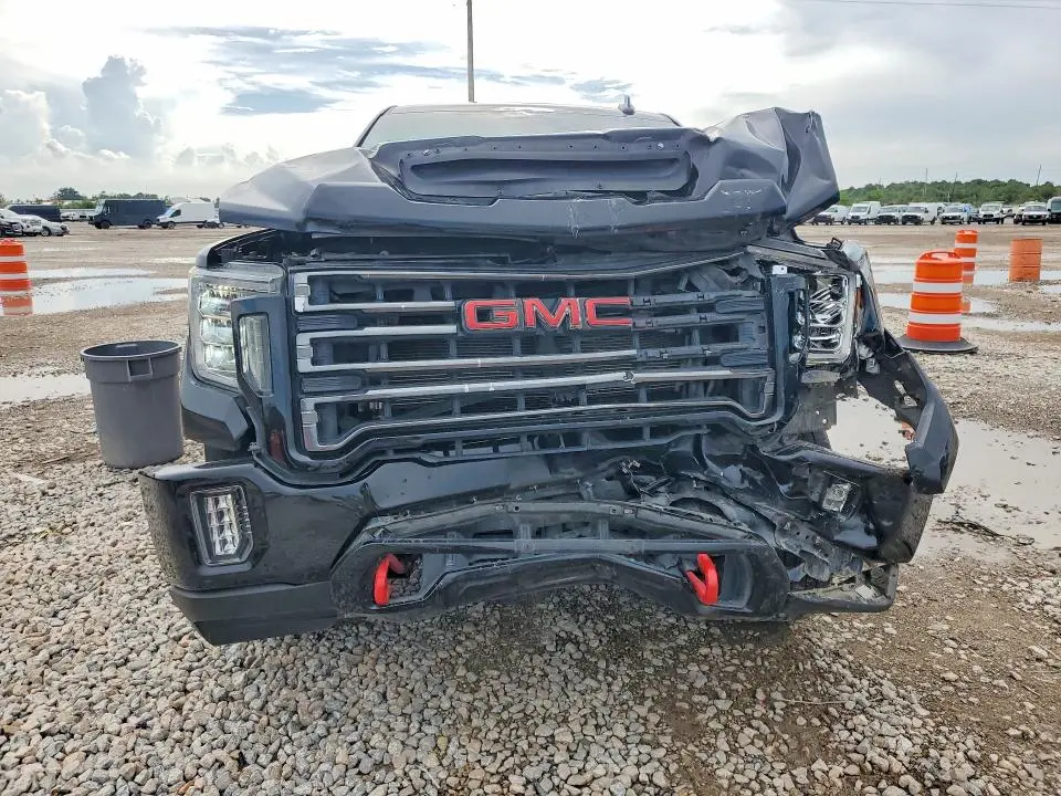 2021 GMC SIERRA K2500 AT4  