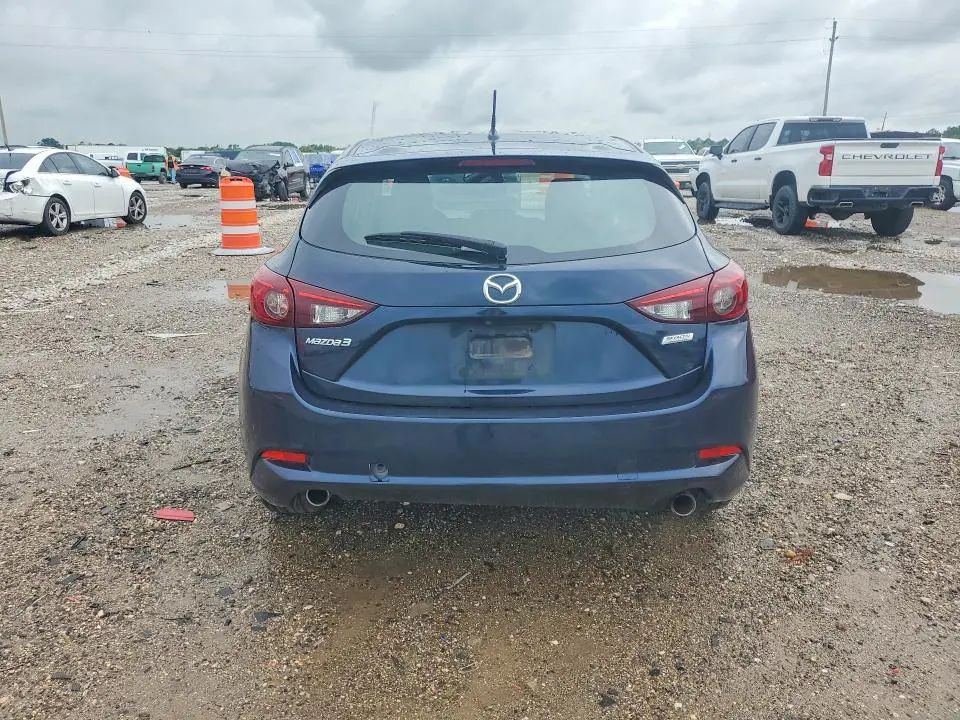 2017 MAZDA 3 TOURING  