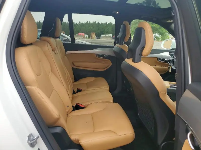 2016 VOLVO XC90 T6  