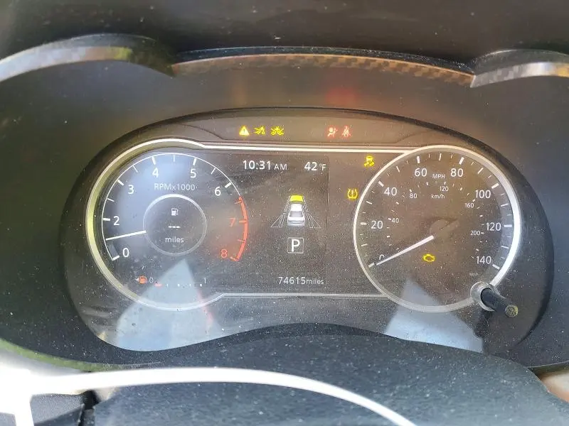 2020 NISSAN VERSA SV  