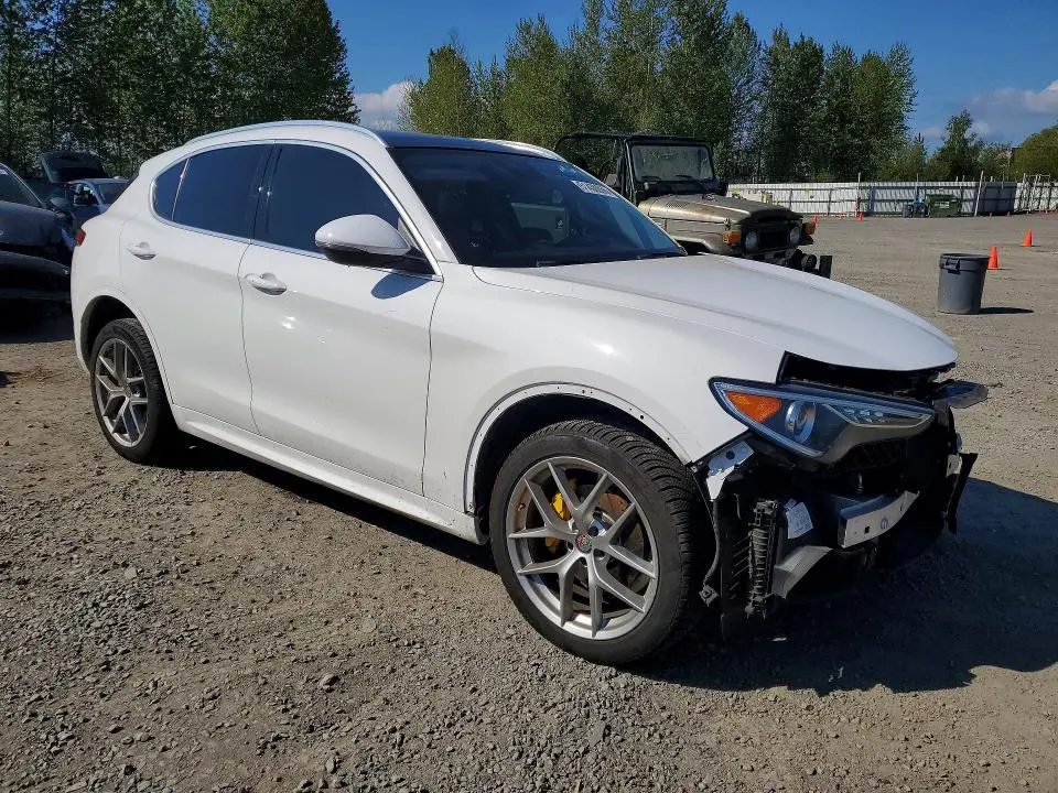 2021 ALFA ROMEO STELVIO TI  