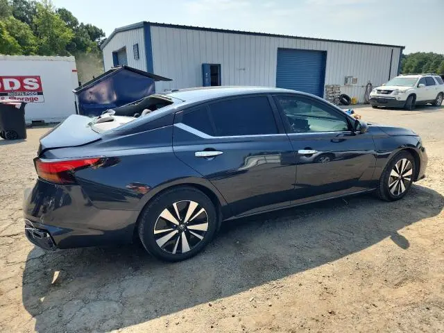 2022 NISSAN ALTIMA SV  