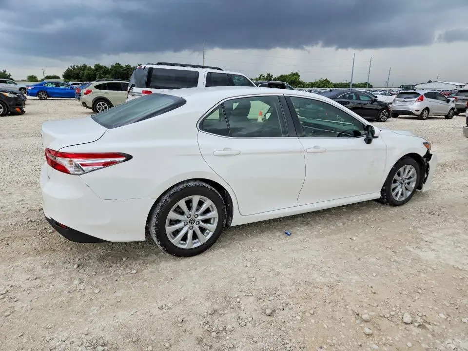 2018 TOYOTA CAMRY LE  